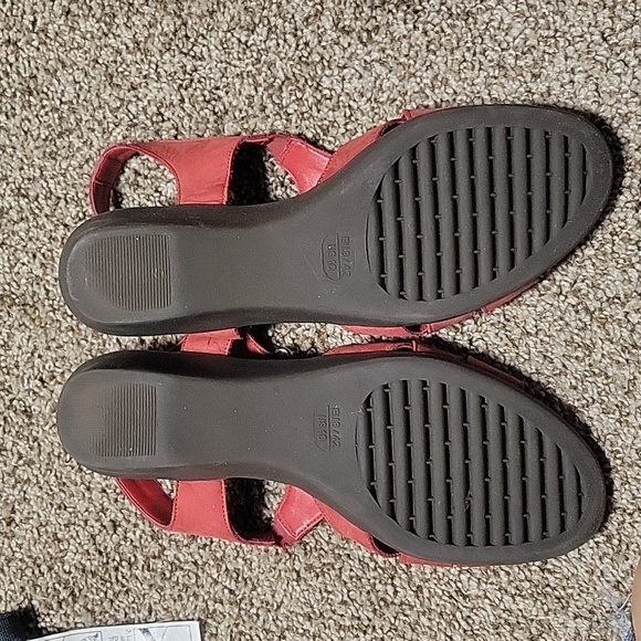 Sandals - Picture 3 of 4